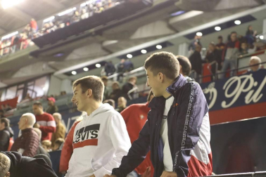 Todas las fotos del búscate en la grada del Osasuna - Villarreal