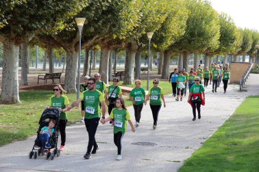 Todas las fotos de la IV Marcha contra el Cáncer de la Ribera celebrada este domingo en la capital ribera