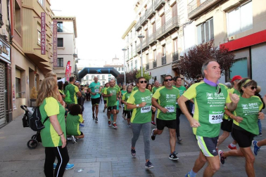 Todas las fotos de la IV Marcha contra el Cáncer de la Ribera celebrada este domingo en la capital ribera