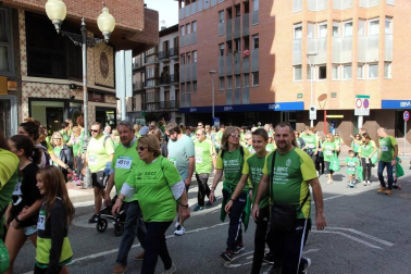 Todas las fotos de la IV Marcha contra el Cáncer de la Ribera celebrada este domingo en la capital ribera