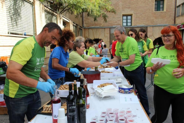 Todas las fotos de la IV Marcha contra el Cáncer de la Ribera celebrada este domingo en la capital ribera