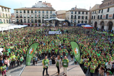 Todas las fotos de la IV Marcha contra el Cáncer de la Ribera celebrada este domingo en la capital ribera