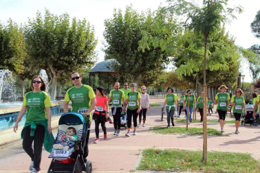 Todas las fotos de la IV Marcha contra el Cáncer de la Ribera celebrada este domingo en la capital ribera