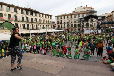 Todas las fotos de la IV Marcha contra el Cáncer de la Ribera celebrada este domingo en la capital ribera