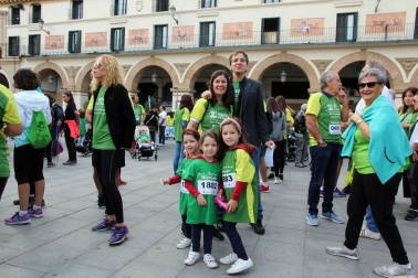 Todas las fotos de la IV Marcha contra el Cáncer de la Ribera celebrada este domingo en la capital ribera