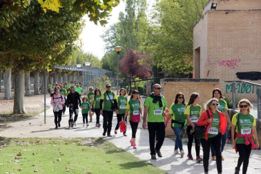 Todas las fotos de la IV Marcha contra el Cáncer de la Ribera celebrada este domingo en la capital ribera