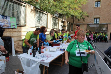 Todas las fotos de la IV Marcha contra el Cáncer de la Ribera celebrada este domingo en la capital ribera