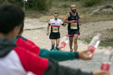 El australiano Andrew McLeod (1h 14' 26”) y la guipuzcoana Begoña Julián Fuentes (1h 39' 46”), han sido los vencedores de la Roncesvalles-Zubiri 2019, en la que han llegado a meta 639 corredores. 129 de ellos, mujeres.