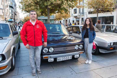 El viernes 4 de octubre se celebró la décima edición de 'Ensanche La Nuit', un evento en el que participan más de 60 establecimientos asociados a Ensanche Área Comercial y que contó con el apoyo del Ayuntamiento de Pamplona. Música, regalos, sorteos y otras actividades animaron las calles de este barrio, cuyos comercios abrieron excepcionalmente hasta las diez de la noche.