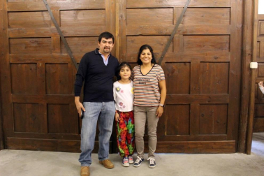 La Trócola Circo presentó el 5 de octubre en el Auditorio del Carmen de Sangüesa la obra 'Emportats', un espectáculo de circo para todos los públicos basado en la acrobacia, los malabares y la música en directo, de la que se encargó el grupo Jo & Swissknife. Una propuesta diferente cargada de humor y energía.