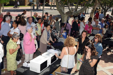La XVIII Fiesta de la Gastronomía Navarra de Cintruénigo ofreció a todos aquellos que se acercaron a conocerla una jornada cargada de actividades que incluyeron varias degustaciones, un mercado de productos artesanos y visitas a bodegas.