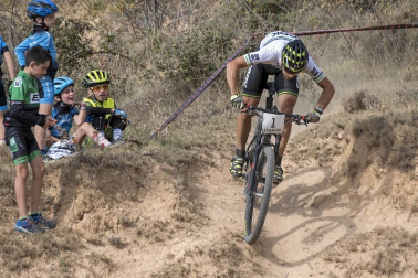 La localidad de Tierra Estella acogió este domingo al disputa de la prueba ciclista.