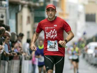 Un total de 700 atletas inscritos participaron este domingo, 13 de octubre, en la tradicional carrera que une ambas localidades.