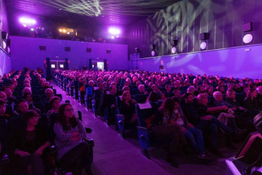 l jurado ha estado compuesto por los periodistas Carles Francino y Carlos Boyero, los intérpretes Silvia Alonso, Luis Tosar y Claudia Vega y los directores de cine Manuel Martín Cuenca y Marina Seresesky