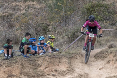 La localidad de Tierra Estella acogió este domingo al disputa de la prueba ciclista.