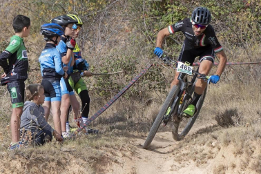La localidad de Tierra Estella acogió este domingo al disputa de la prueba ciclista.