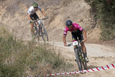 La localidad de Tierra Estella acogió este domingo al disputa de la prueba ciclista.