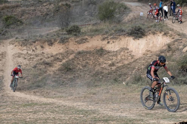 La localidad de Tierra Estella acogió este domingo al disputa de la prueba ciclista.