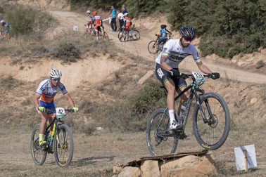 La localidad de Tierra Estella acogió este domingo al disputa de la prueba ciclista.