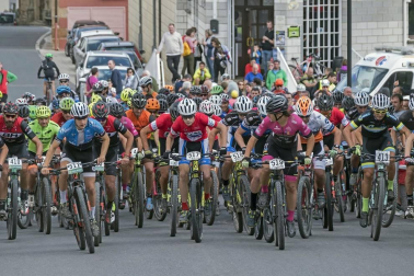 La localidad de Tierra Estella acogió este domingo al disputa de la prueba ciclista.