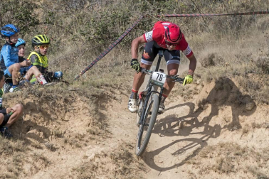 La localidad de Tierra Estella acogió este domingo al disputa de la prueba ciclista.