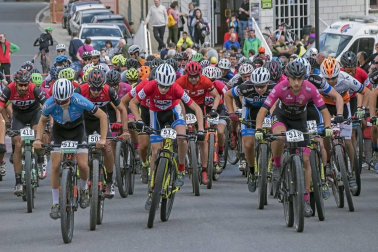 La localidad de Tierra Estella acogió este domingo al disputa de la prueba ciclista.