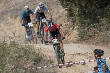 La localidad de Tierra Estella acogió este domingo al disputa de la prueba ciclista.
