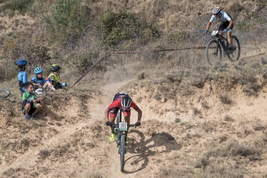 La localidad de Tierra Estella acogió este domingo al disputa de la prueba ciclista.