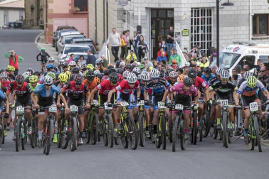 La localidad de Tierra Estella acogió este domingo al disputa de la prueba ciclista.