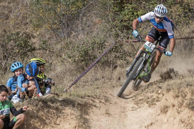 La localidad de Tierra Estella acogió este domingo al disputa de la prueba ciclista.