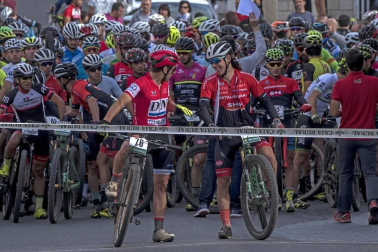 La localidad de Tierra Estella acogió este domingo al disputa de la prueba ciclista.