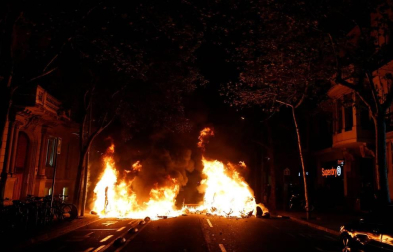 El Eixample de Barcelona se transformó este martes en el escenario de una batalla campal