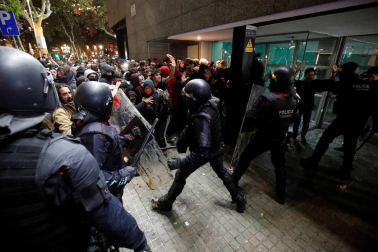 El Eixample de Barcelona se transformó este martes en el escenario de una batalla campal