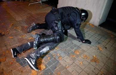 El Eixample de Barcelona se transformó este martes en el escenario de una batalla campal