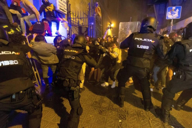 El Eixample de Barcelona se transformó este martes en el escenario de una batalla campal