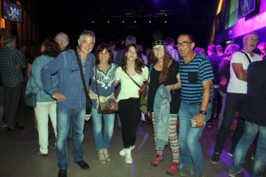 John Mayall, maestro del blues y figura clave en la música contemporánea, con más de 60 álbumes a sus espaldas, aterrizó en el escenario de la Sala Zentral dentro de la gira de su 85 aniversario. Una oportunidad única para disfrutar de este artista -y de la banda que lo acompaña, The Bluesbreakers- que únicamente va a actuar en doce ciudades en su ruta por España.