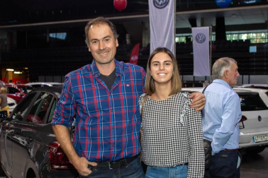Más de 300 vehículos kilómetro cero llenaron las instalaciones del Navarra Arena para disfrute de los amantes del motor. Bajo la organización del grupo Mundomóvil, el Outlet Navarra Motor Show ofertó vehículos a precios especiales de liquidación, que llegaron a ofrecer descuentos de  hasta un 50%.