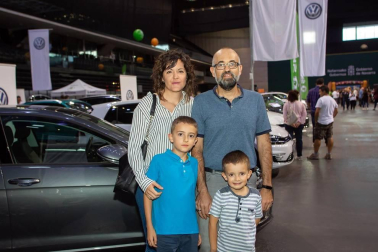 Más de 300 vehículos kilómetro cero llenaron las instalaciones del Navarra Arena para disfrute de los amantes del motor. Bajo la organización del grupo Mundomóvil, el Outlet Navarra Motor Show ofertó vehículos a precios especiales de liquidación, que llegaron a ofrecer descuentos de  hasta un 50%.