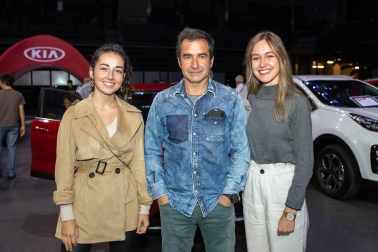 Más de 300 vehículos kilómetro cero llenaron las instalaciones del Navarra Arena para disfrute de los amantes del motor. Bajo la organización del grupo Mundomóvil, el Outlet Navarra Motor Show ofertó vehículos a precios especiales de liquidación, que llegaron a ofrecer descuentos de  hasta un 50%.