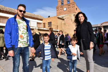 El domingo 13 de octubre se celebró la XXXII Concentración de Coros de la Ribera, que contó con la participación de las agrupaciones de Valtierra, Azagra, Cintruénigo, Tudela, Cascante, Cortes y la localidad anfitriona, Ribaforada. ¡Click! se acercó a disfrutar del pasacalles y posterior concierto en el pabellón polideportivo.