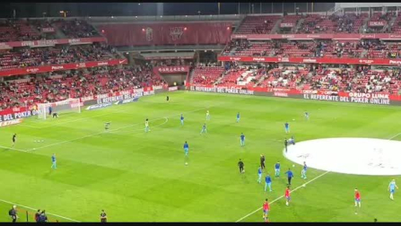 Calentamiento de Osasuna en el Nuevo Los Cármenes