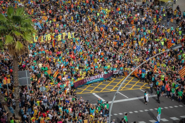 La cinco marchas independentistas colapsan las principales vías de Barcelona