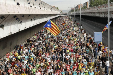 La cinco marchas independentistas colapsan las principales vías de Barcelona