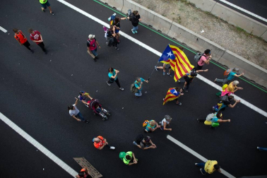 La cinco marchas independentistas colapsan las principales vías de Barcelona