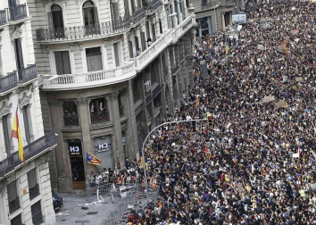 La cinco marchas independentistas colapsan las principales vías de Barcelona