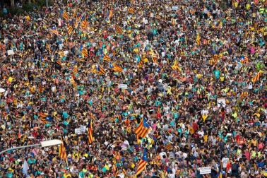 La cinco marchas independentistas colapsan las principales vías de Barcelona