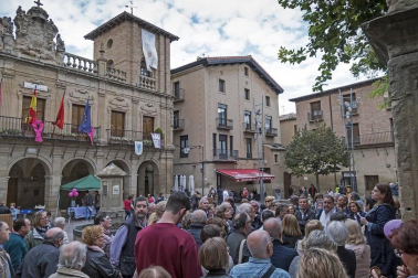 Un centenar de personas participó este sábado en la visita organizada por la Cátedra de Patrimonio y Arte Navarro de la Universidad de Navarra y Diario de Navarra