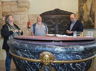 Un centenar de personas participó este sábado en la visita organizada por la Cátedra de Patrimonio y Arte Navarro de la Universidad de Navarra y Diario de Navarra