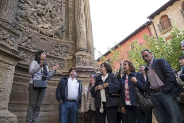 Un centenar de personas participó este sábado en la visita organizada por la Cátedra de Patrimonio y Arte Navarro de la Universidad de Navarra y Diario de Navarra