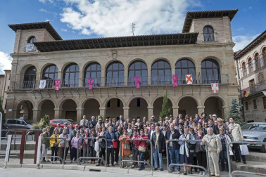Un centenar de personas participó este sábado en la visita organizada por la Cátedra de Patrimonio y Arte Navarro de la Universidad de Navarra y Diario de Navarra
